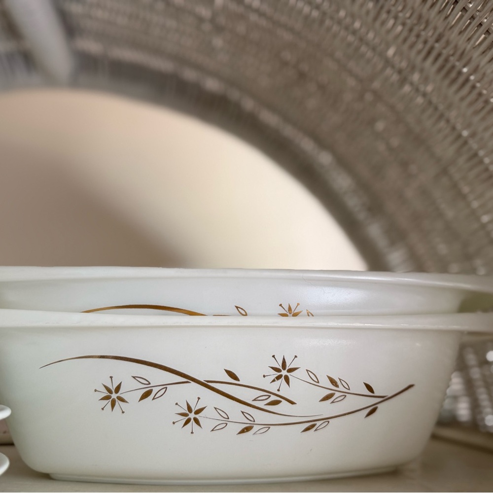 Vintage 1960’s  Pyrex Golden Honeysuckle casserole dish (1)